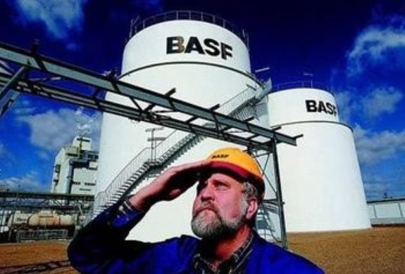 上、中、下游產(chǎn)業(yè)鏈一體化——重慶化醫(yī)/巴斯夫MDI一體化